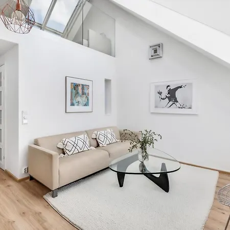 Wehost 3-storey Bright Loft 6-guest Near Centrum