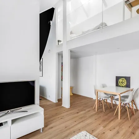Apartment Wehost 3-storey Bright Loft 6-guest Near Centrum