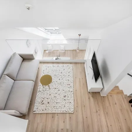 Wehost 3-storey Bright Loft 6-guest Near Centrum