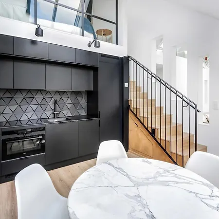 Wehost 3-storey Bright Loft 6-guest Near Centrum